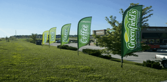 13 Mistakes to Avoid While Choosing and Designing Outdoor Feather Flags