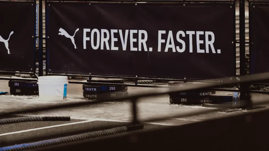 2 expert tips to pop up a frame sideline banner